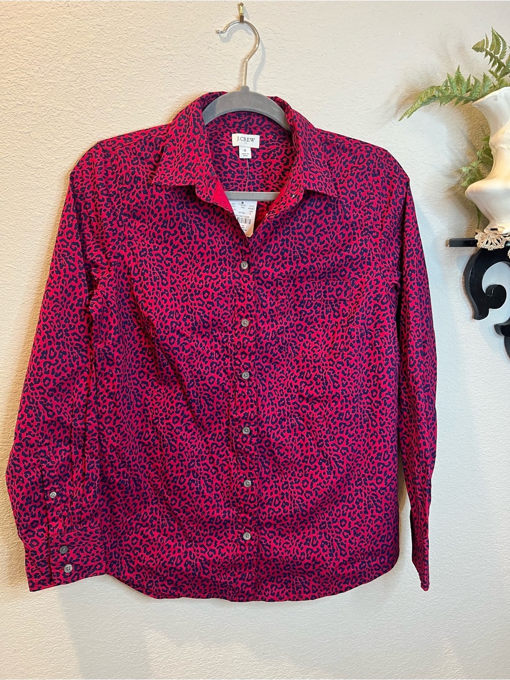 J. Crew NWT Hot Pink Navy Blue Leopard Cheetah Print Button Up Shirt Sz S Womens